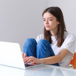 Autoevaluación: estudiante en línea